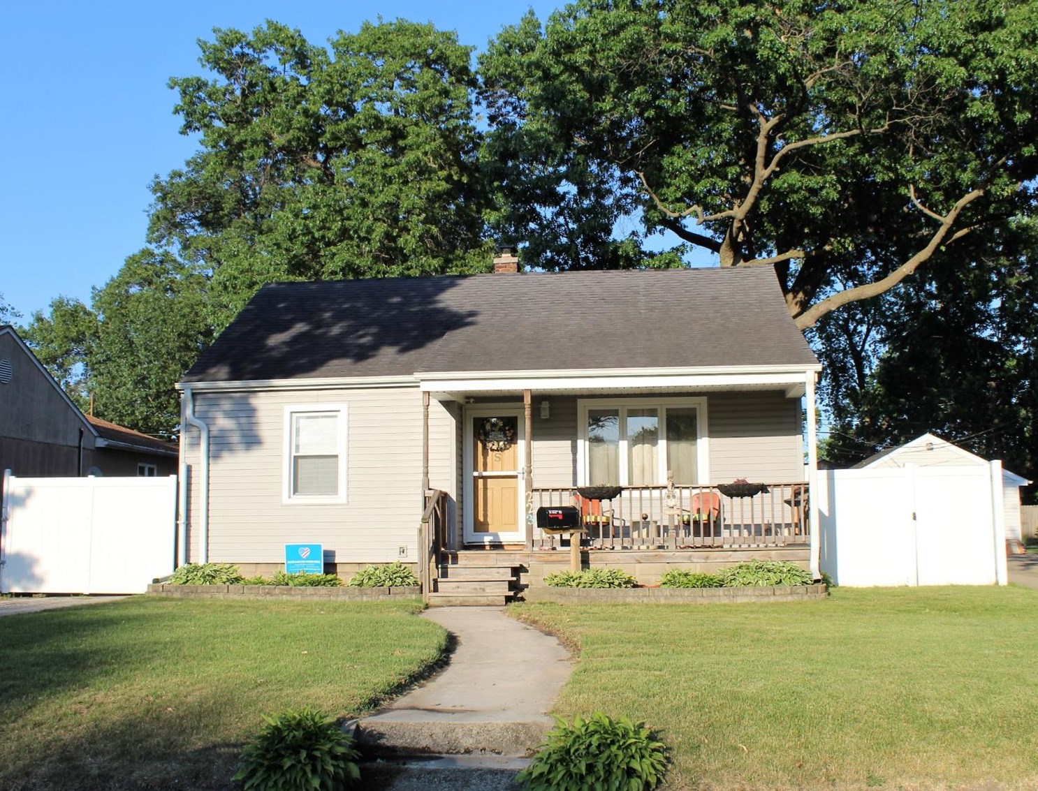 223 Raymond St, Griffith, IN 46319-2639