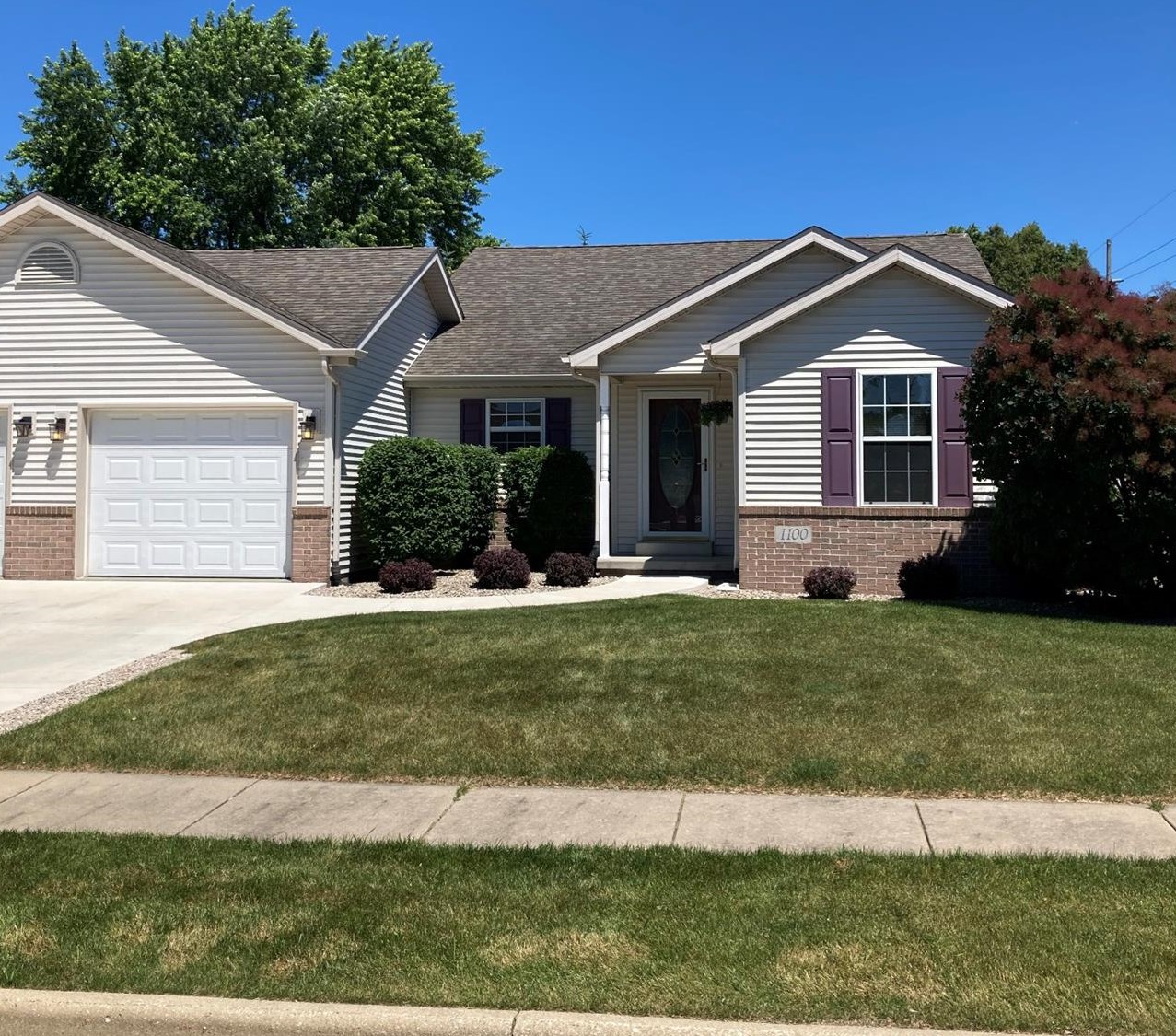 1100 Pine Creek Rd, Valpo, IN 46383