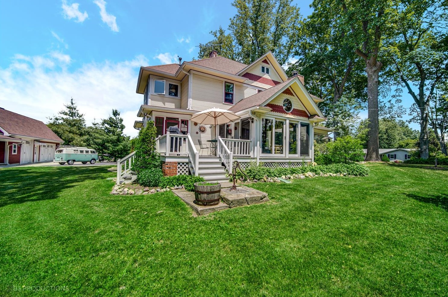 1152 Rigg Rd, Valpo, IN 46383