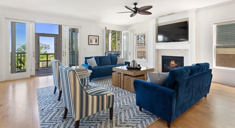 1217 Lake Shore Dr, Michigan City, IN 46360-2032