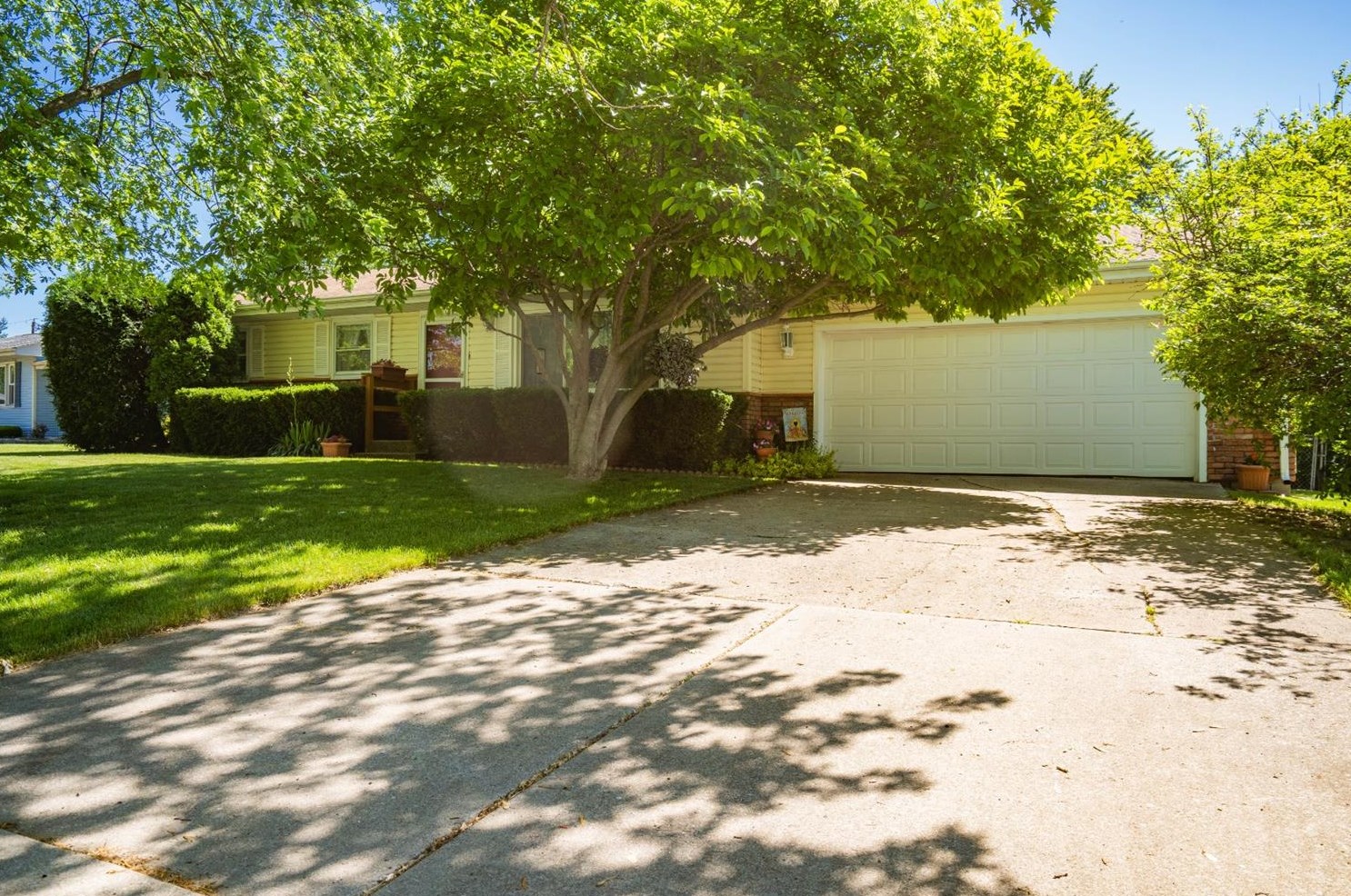7717 Wallace St, Gary, IN 46410
