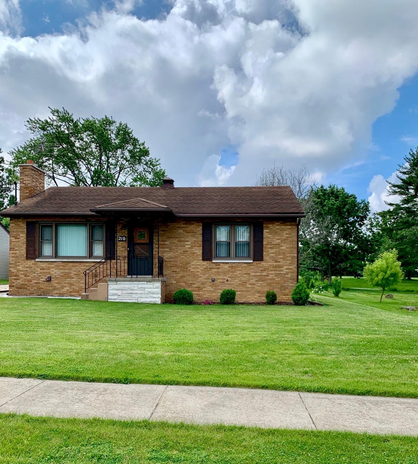 210 Berens St, Dyer, IN 46311