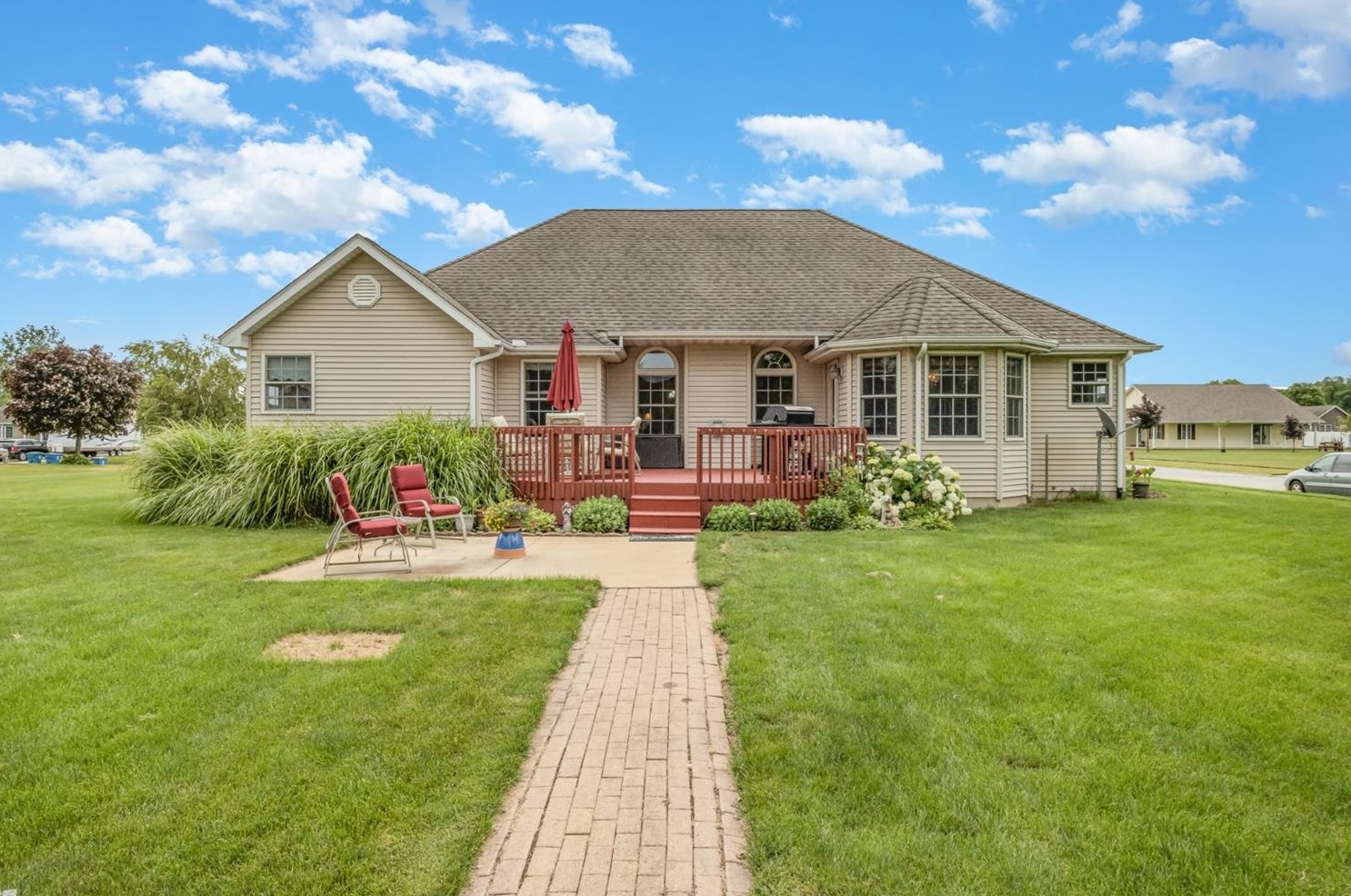 518 Golden Rain Sw Ct, Demotte, IN 46310