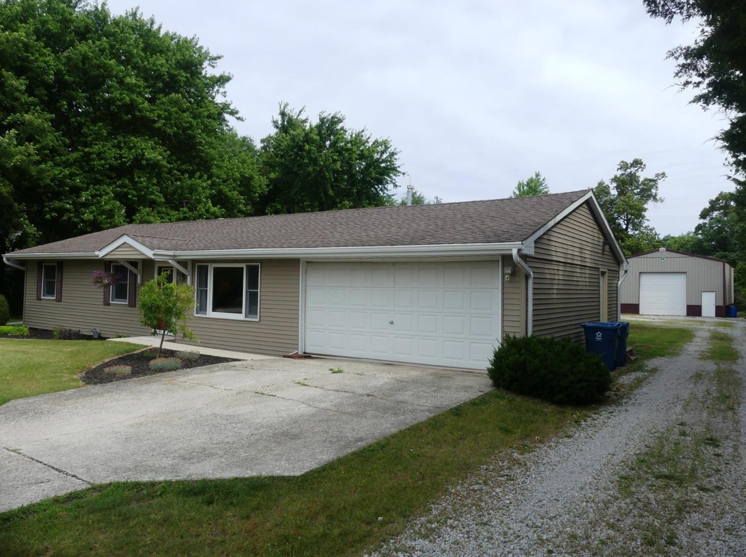 9610 W 1100 N, Demotte, IN 46310