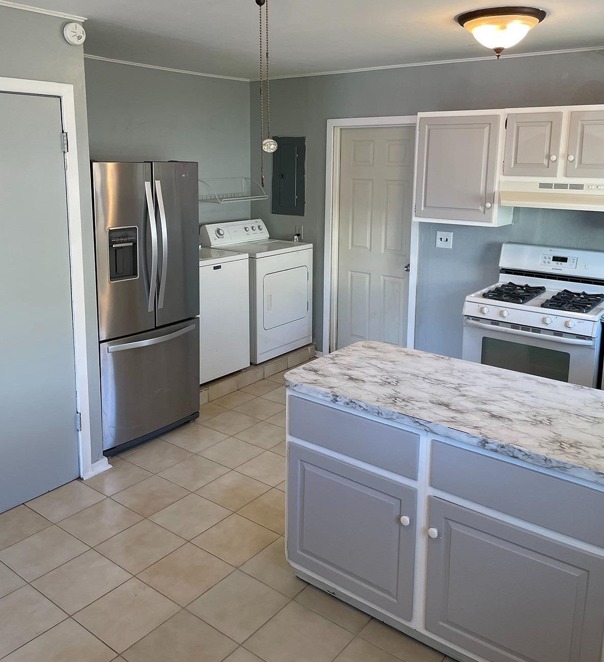 7236 Ohio Ave, Hammond, IN 46323