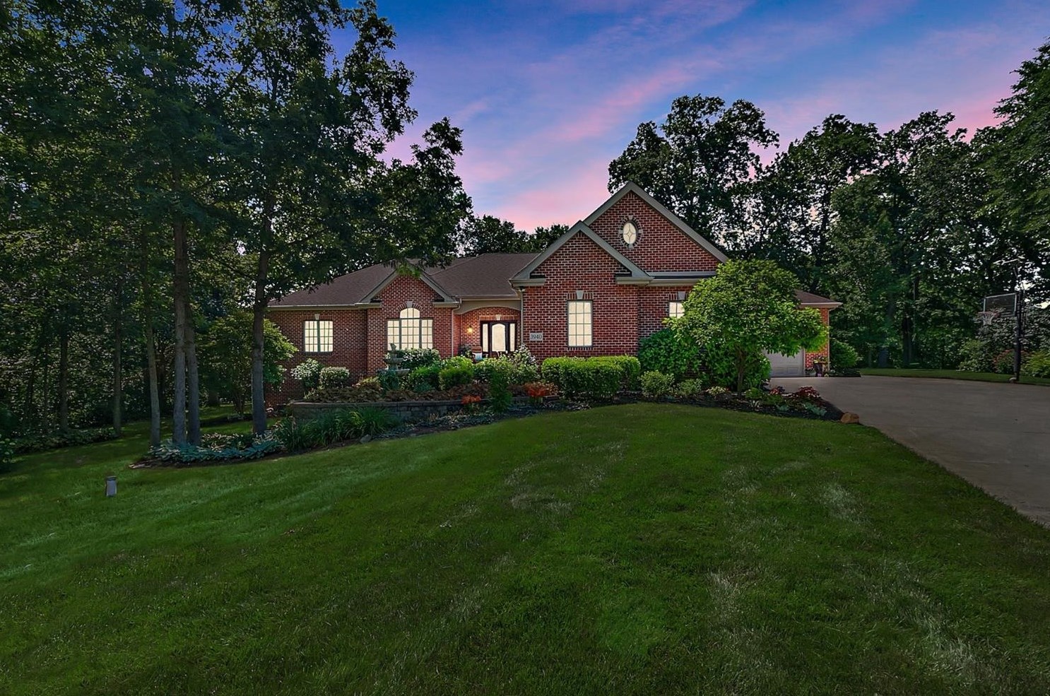 3940 W 150th Ct, Crown Point, IN 46307