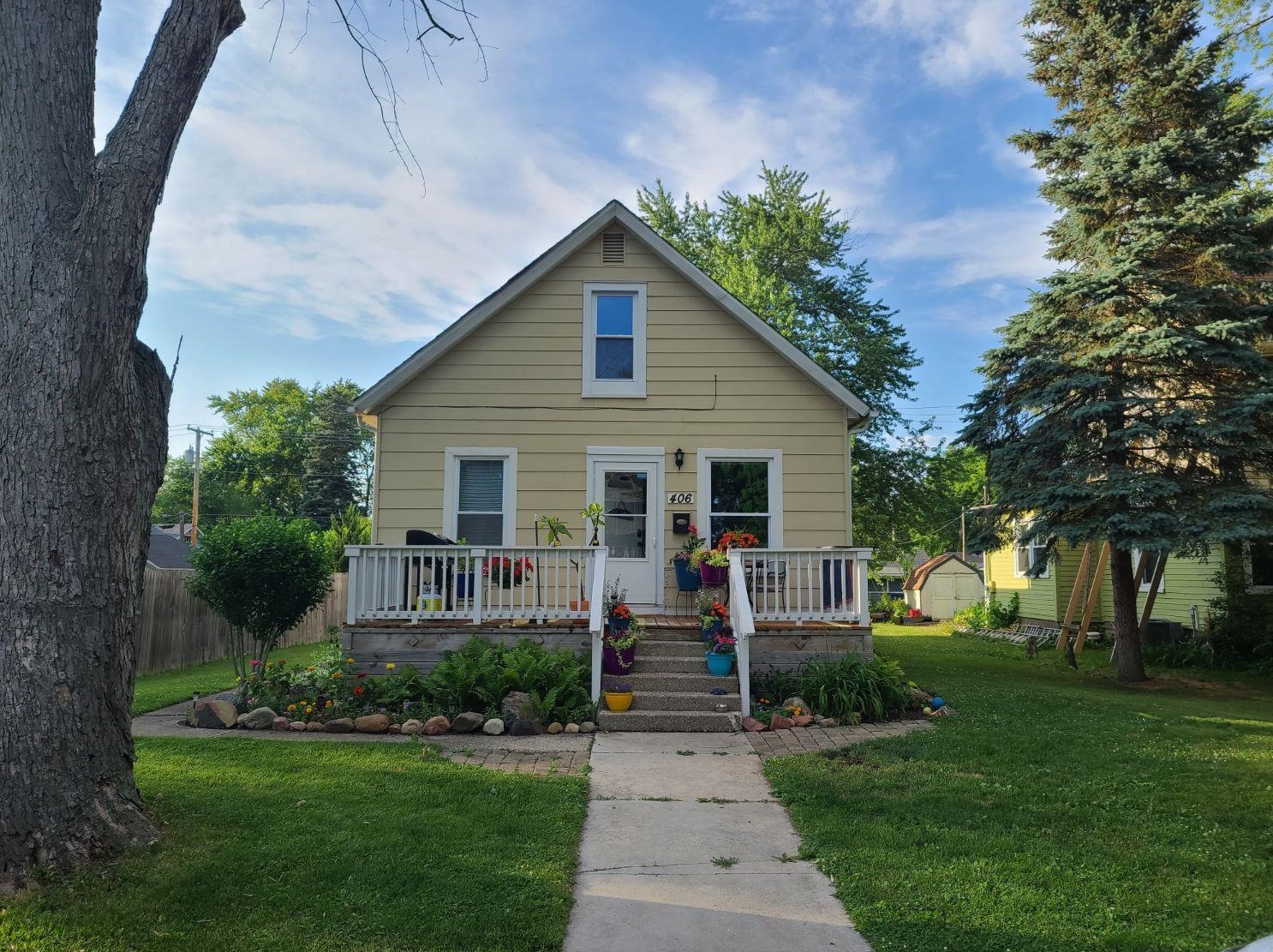 406 Park Ave, Porter, IN 46304
