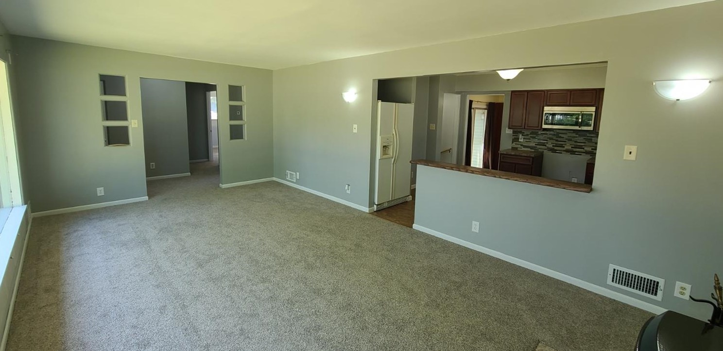 219 Oak St, Griffith, IN 46319-2137