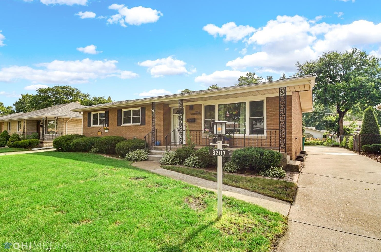 8207 Woodlawn Ave, Hammond, IN 46321