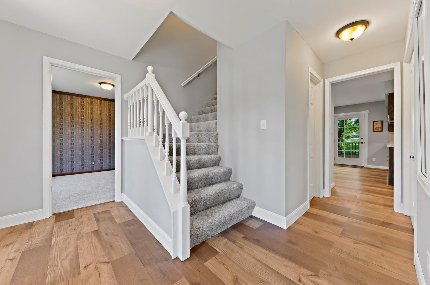 211 Shortridge Rd, Valpo, IN 46385