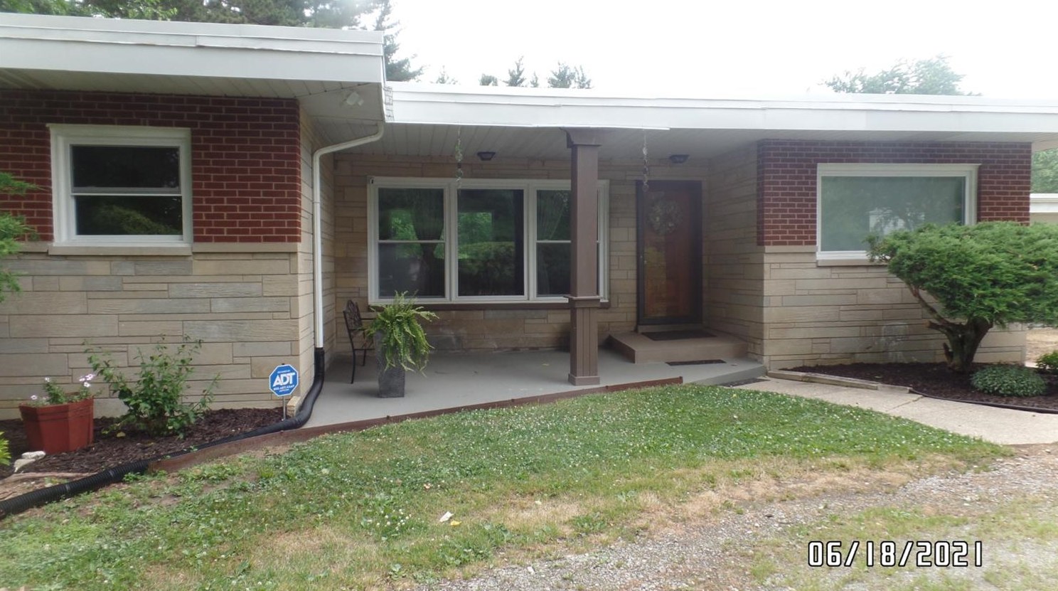 5992 S Liverpool Rd, Hobart, IN 46342