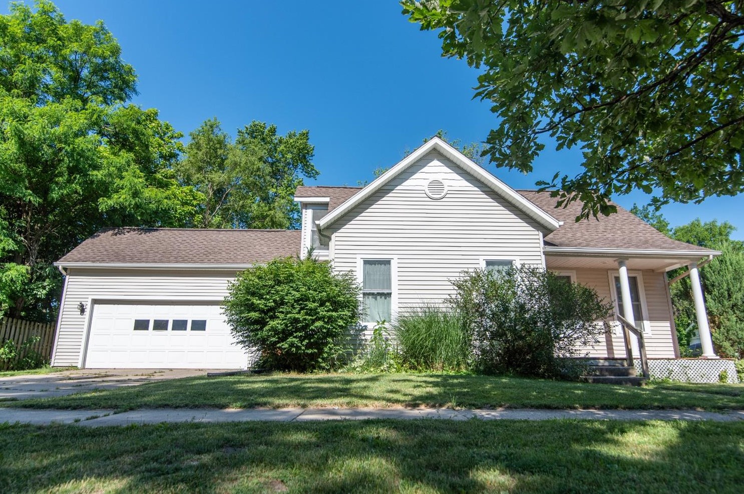 415 N 7th St, Goshen, IN 46528