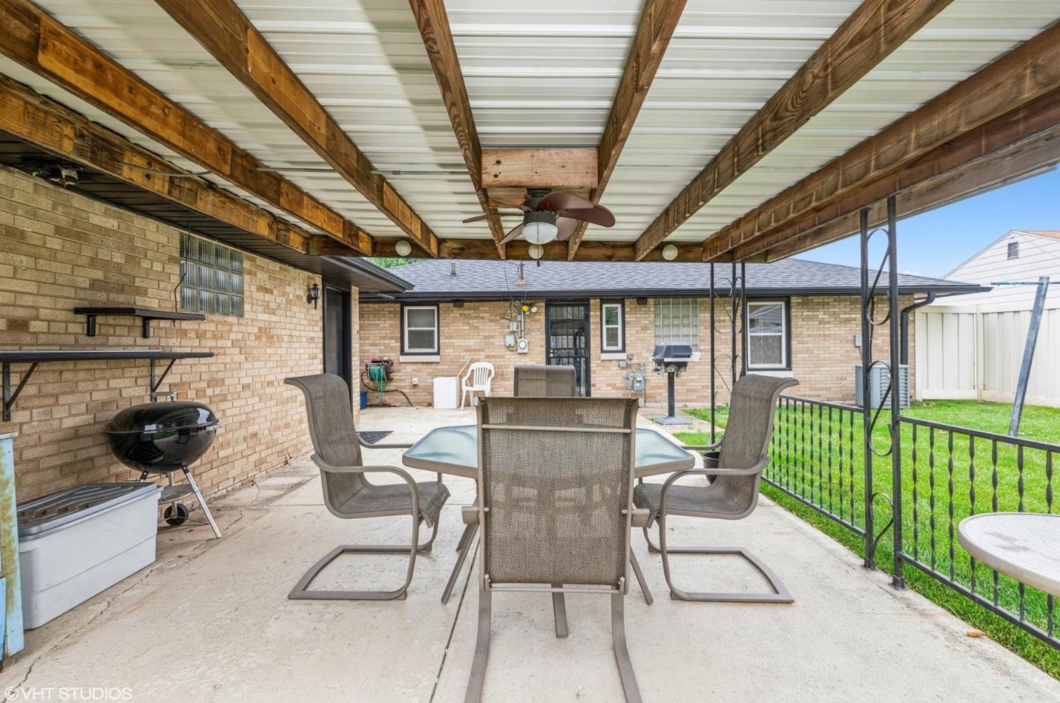 720 Lindberg St, Griffith IN 46319-2034 exterior