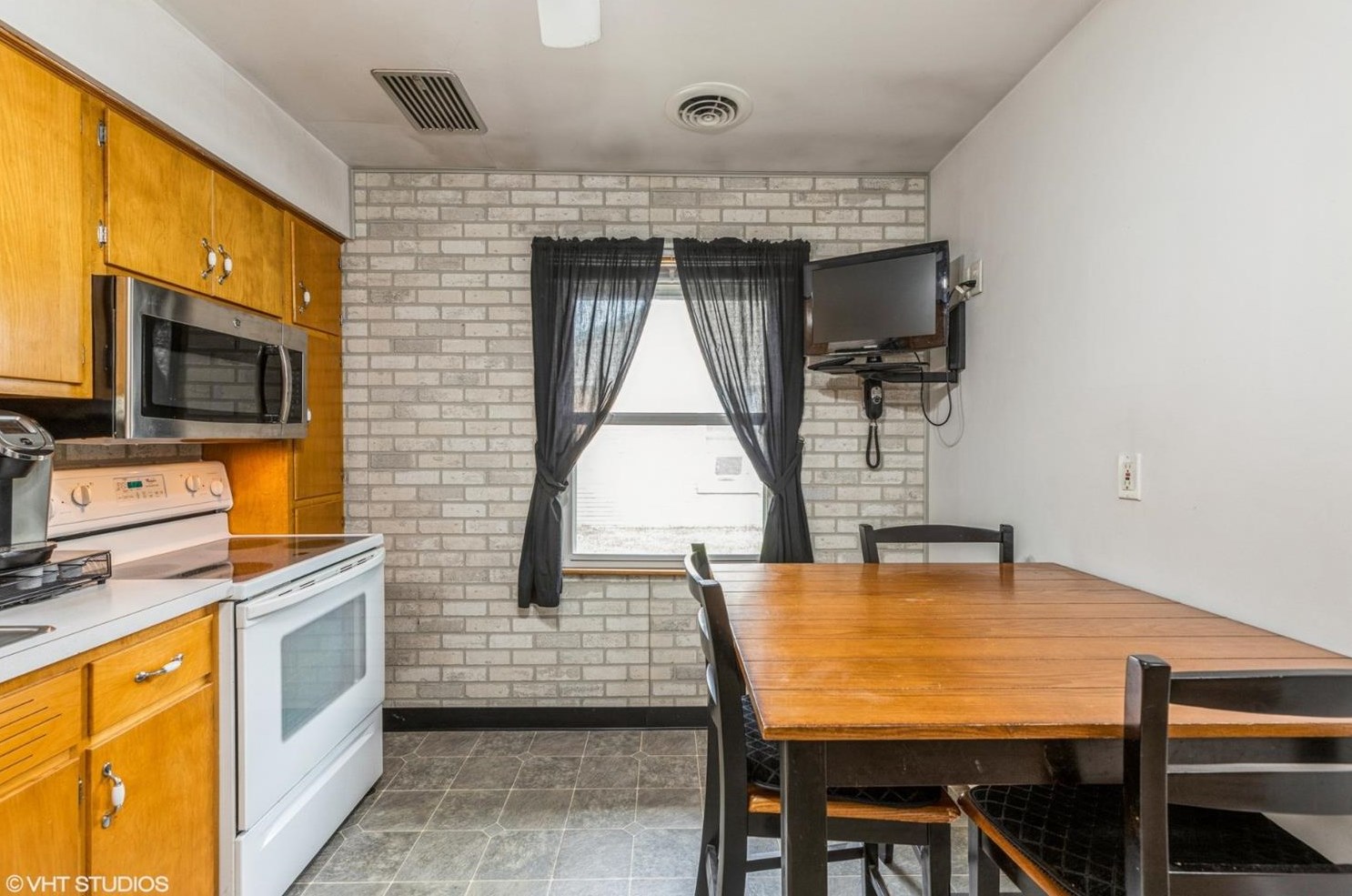 720 Lindberg St, Griffith IN 46319-2034 exterior