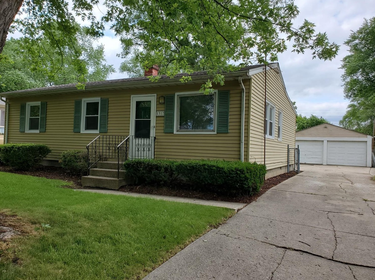 1317 W 61st Pl, Gary, IN 46410