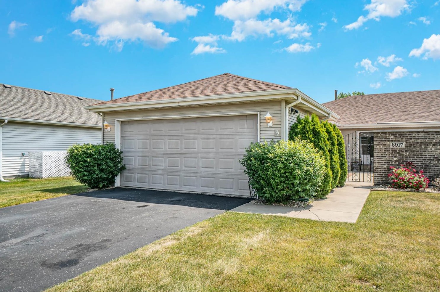 6917 Falcon Dr, Schererville, IN 46375-4481