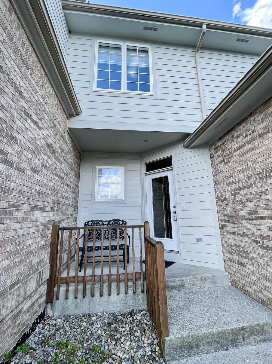 8123 Tuckaway Ct, Crown Point, IN 46307
