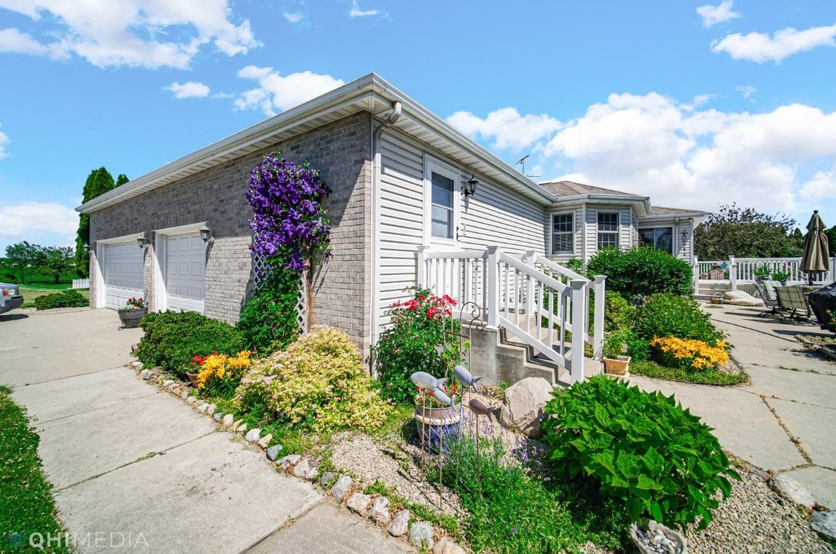 583 Mayapple Dr, Otis, IN 46391