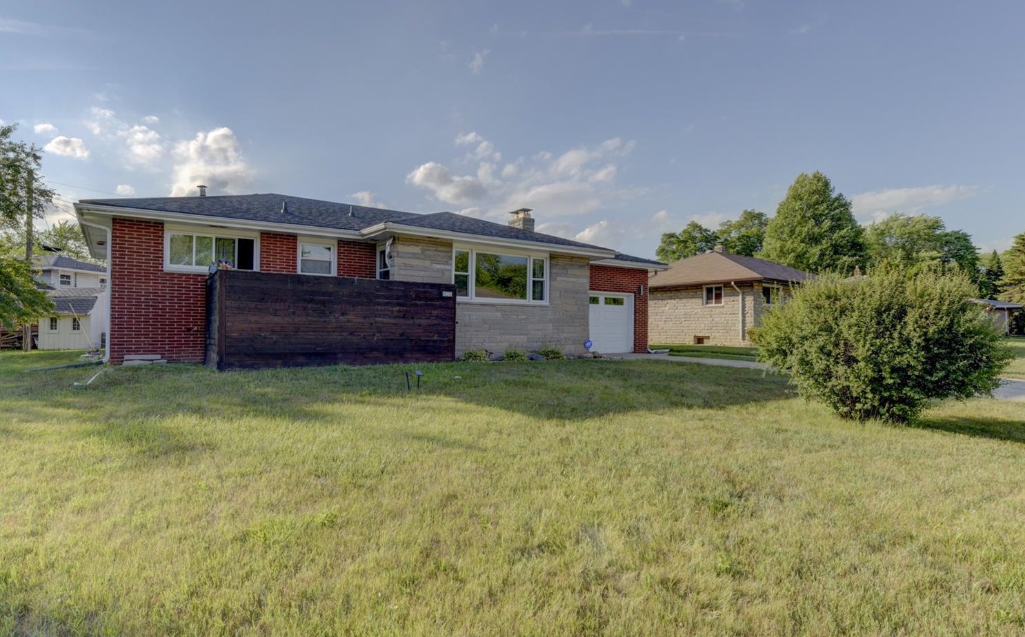 5960 Mckinley St, Gary, IN 46410-2204