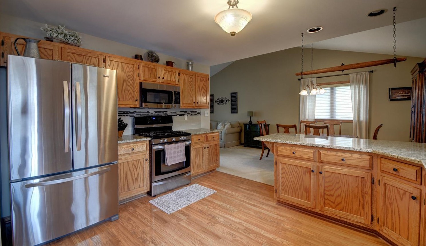39 Beiriger Dr, Dyer, IN 46311