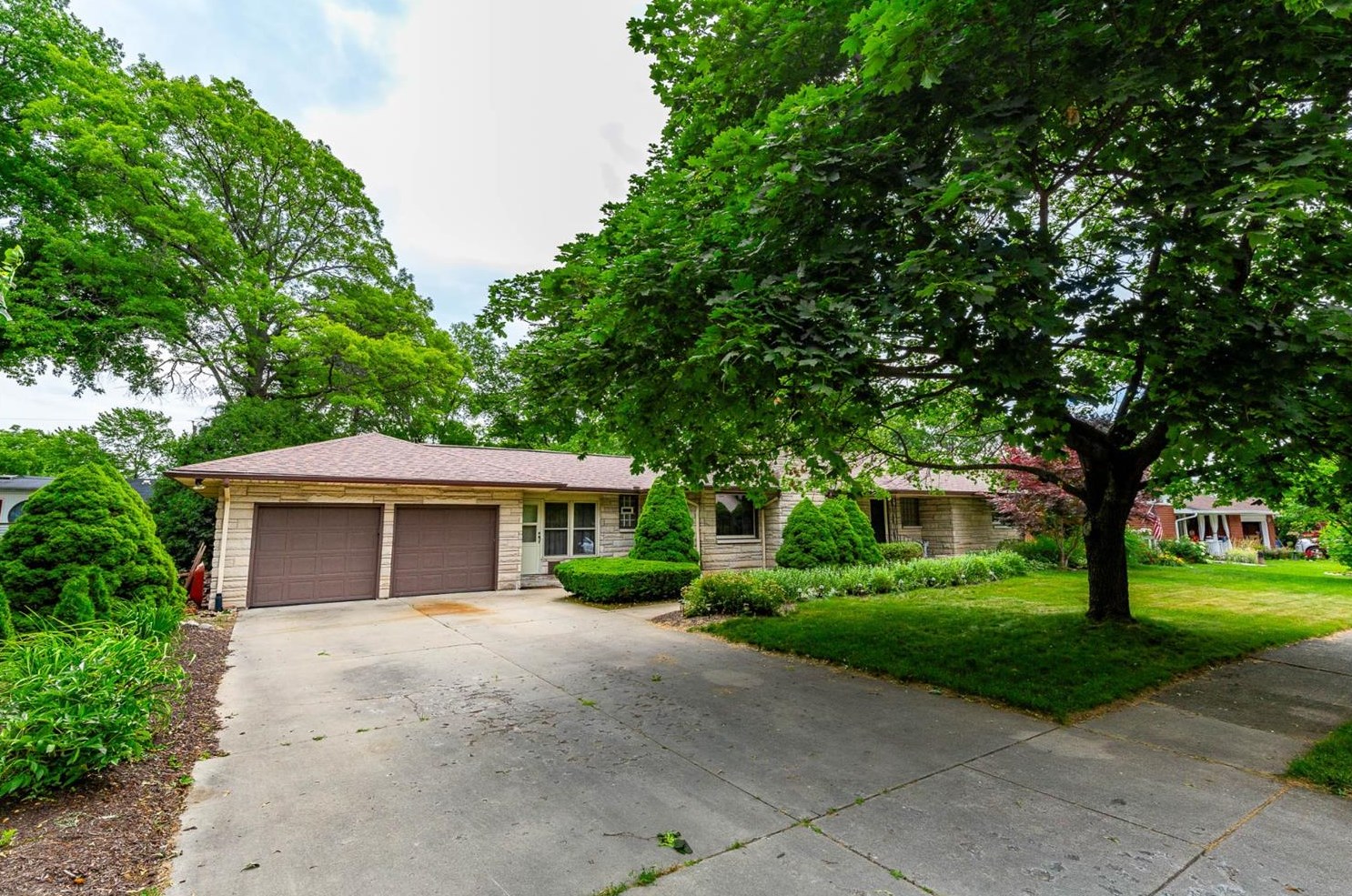 1800 Lafayette St, Valpo, IN 46383