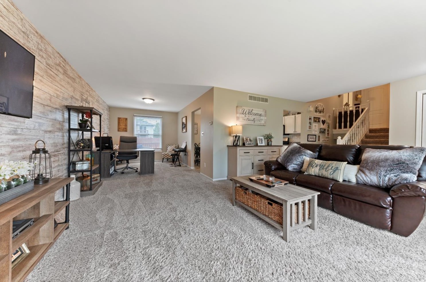 11804 S Magoun Dr, Dyer, IN 46373