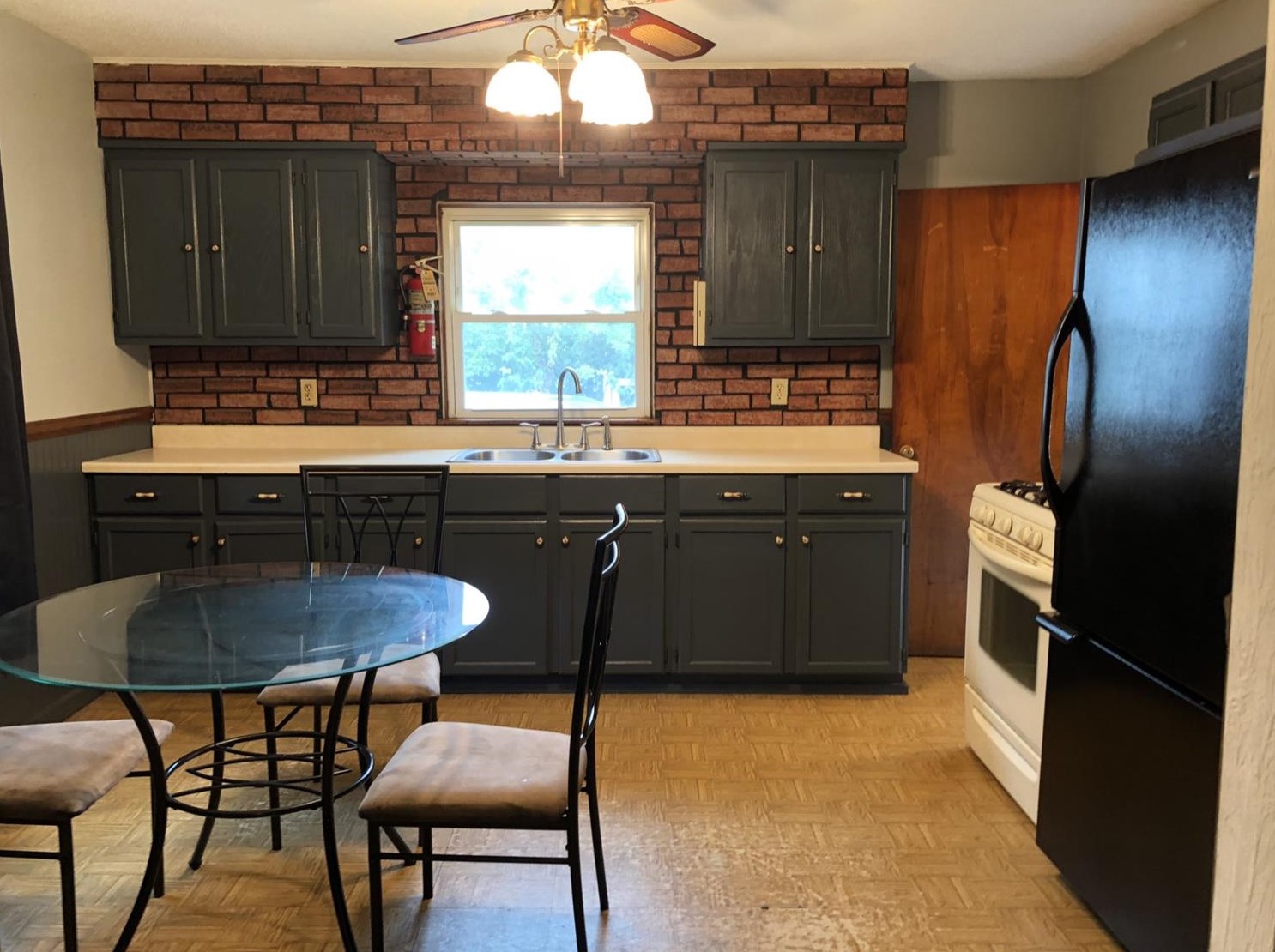2019 Elm St, Griffith, IN 46319-2905