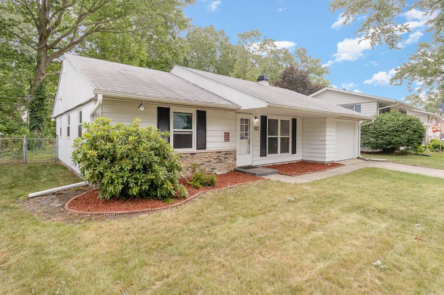 922 Broadbrook Ln, Michigan City, IN 46360-6802