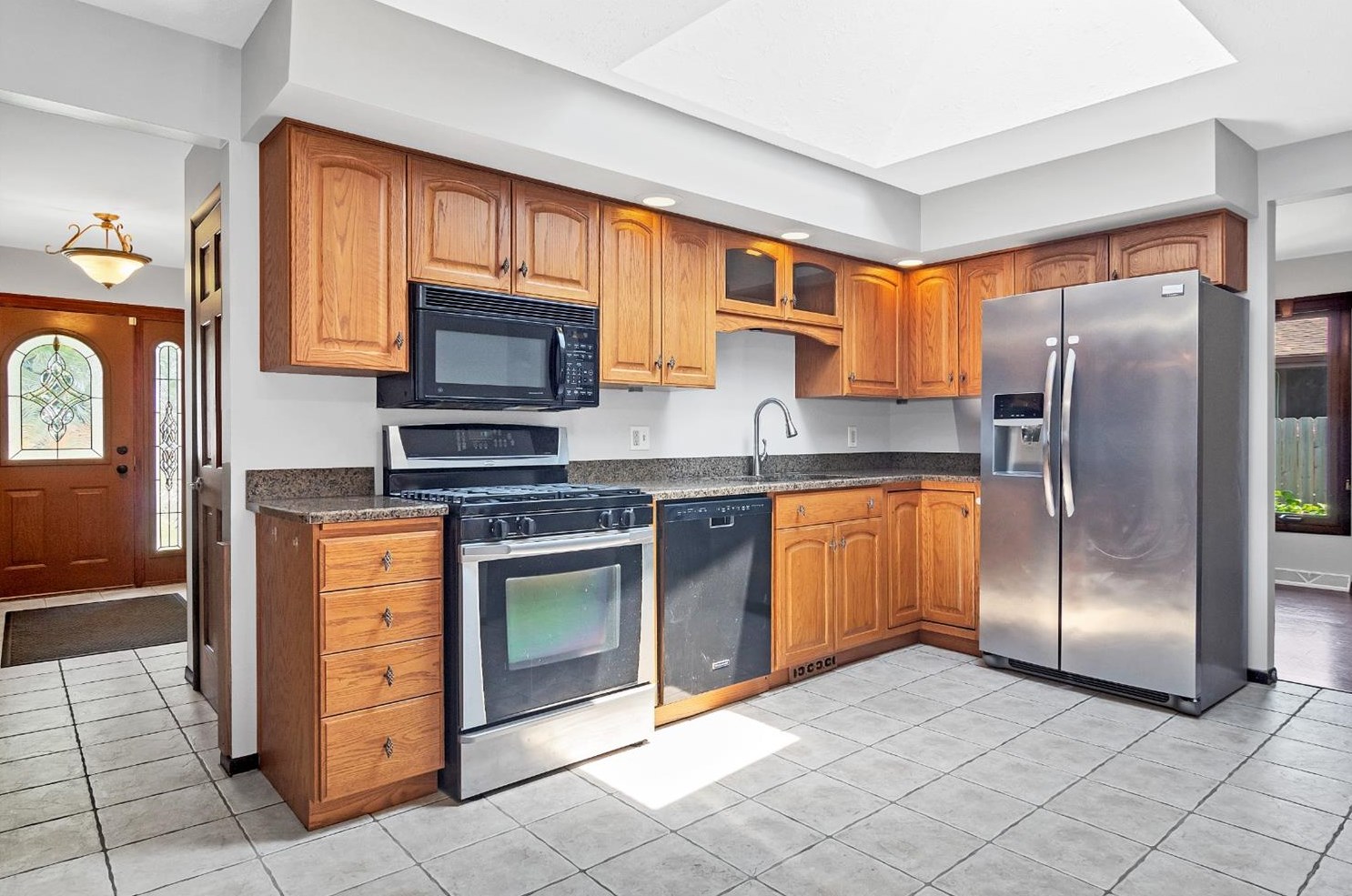 2324 Hickory Dr, Dyer, IN 46311