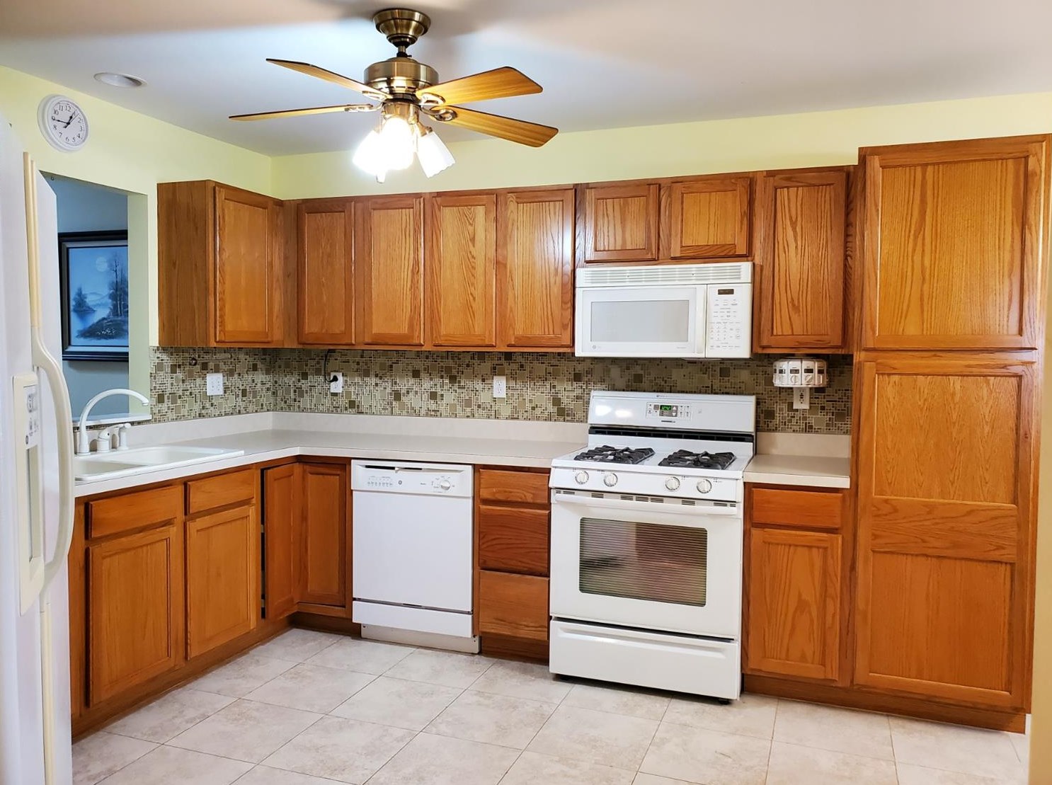 1651 Golden Oak Dr, Crown Point, IN 46307
