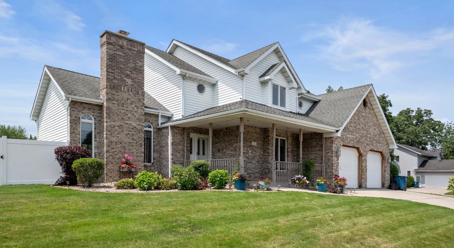 9518 W Oakridge Dr, Dyer, IN 46373