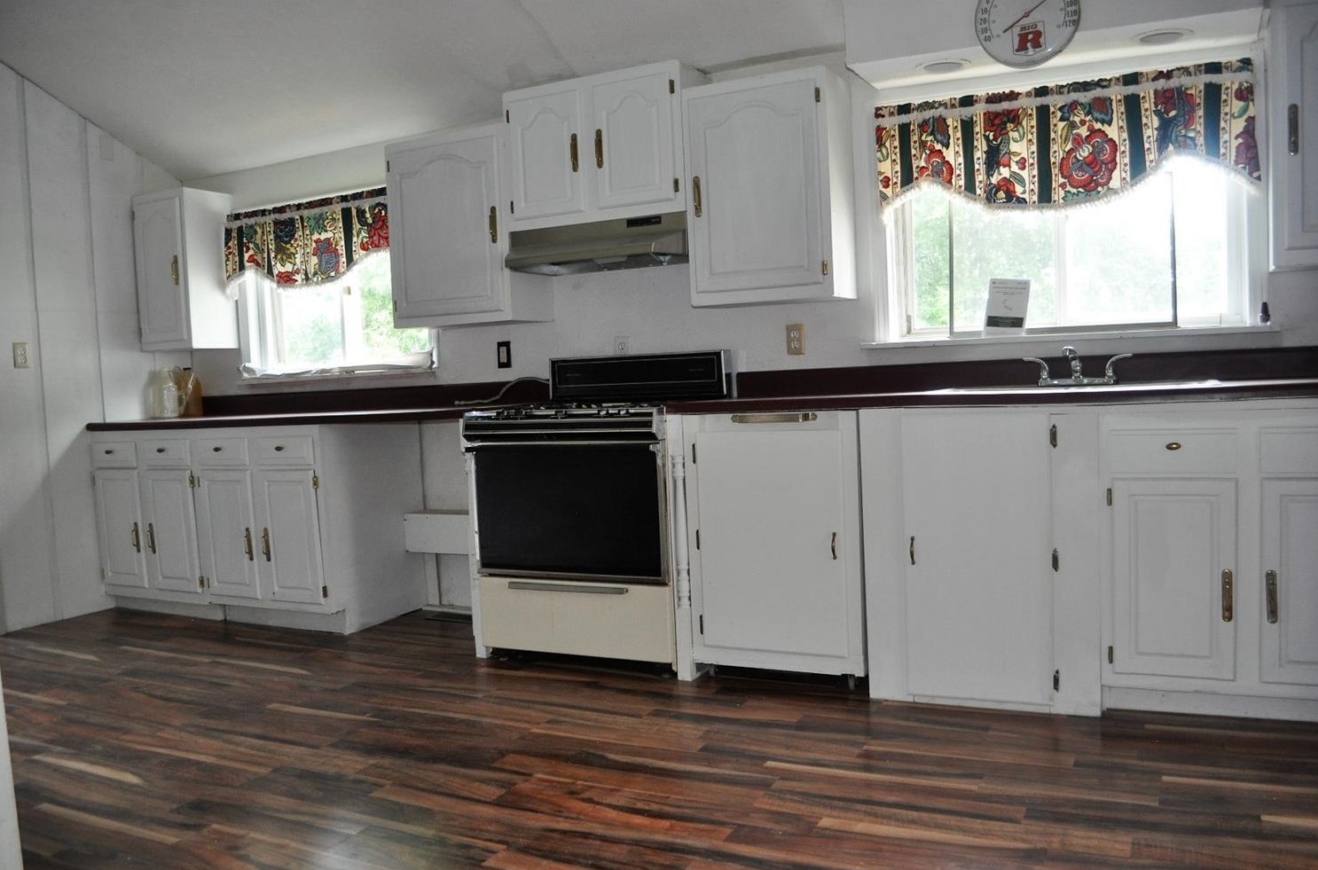 1063 N Madison St, Kewanna, IN 46939