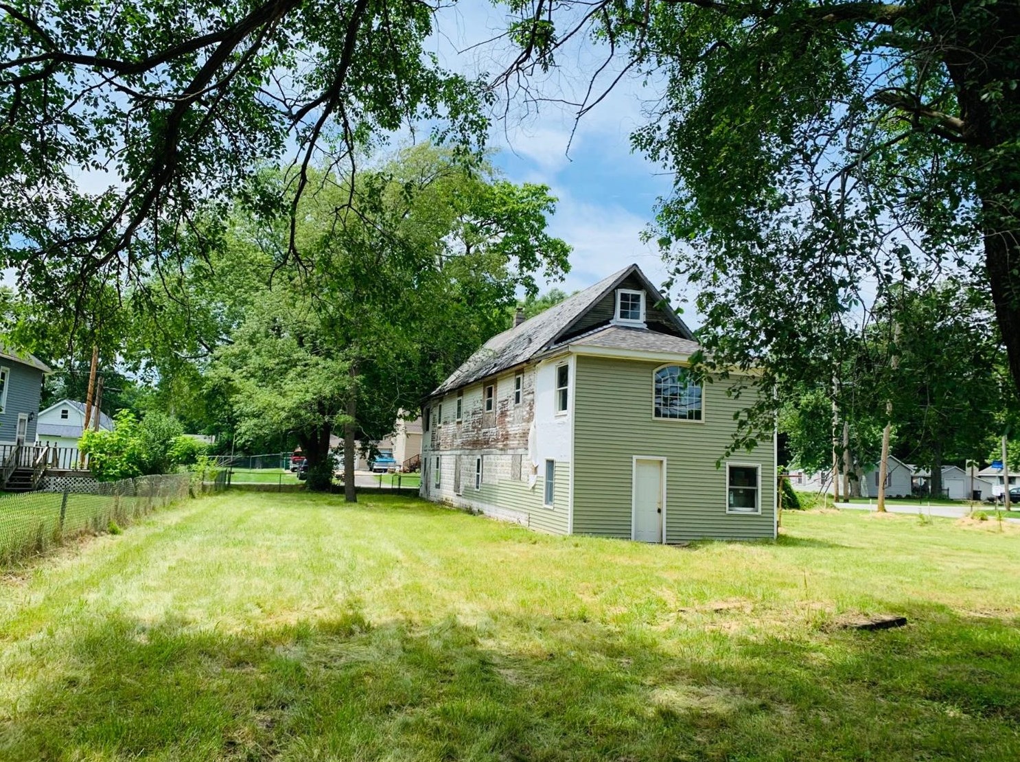 3609 Indiana St, Hobart, IN 46342