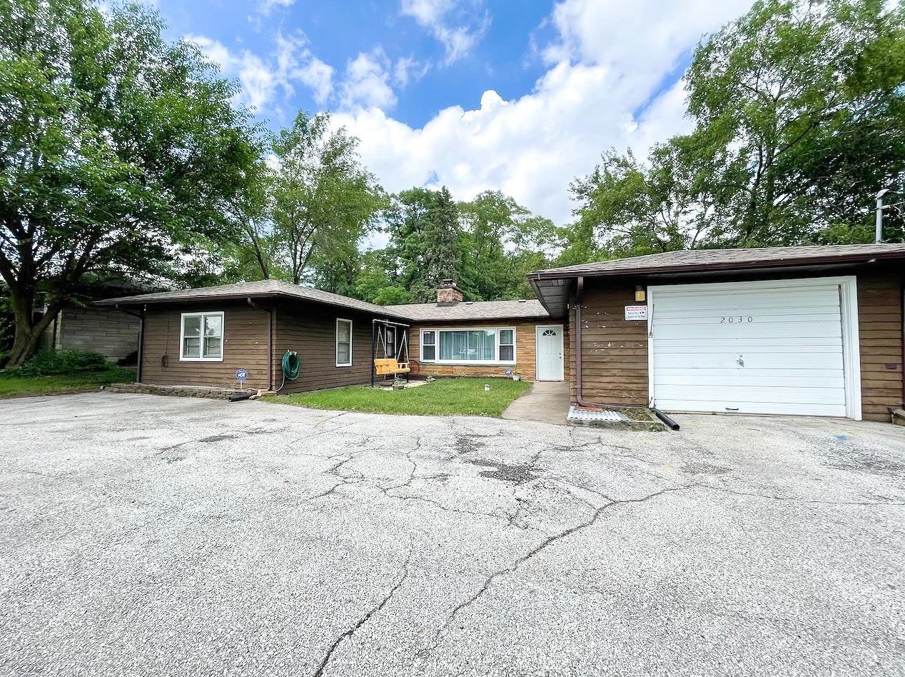 2030 Oak Ln, Gary, IN 46408