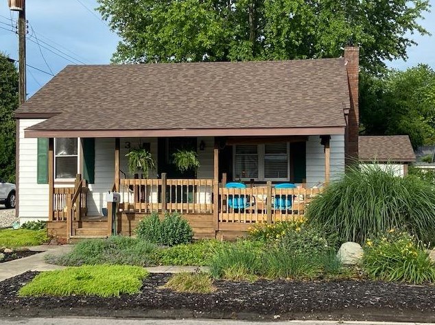 303 1st St, Kentland, IN 47951-1101