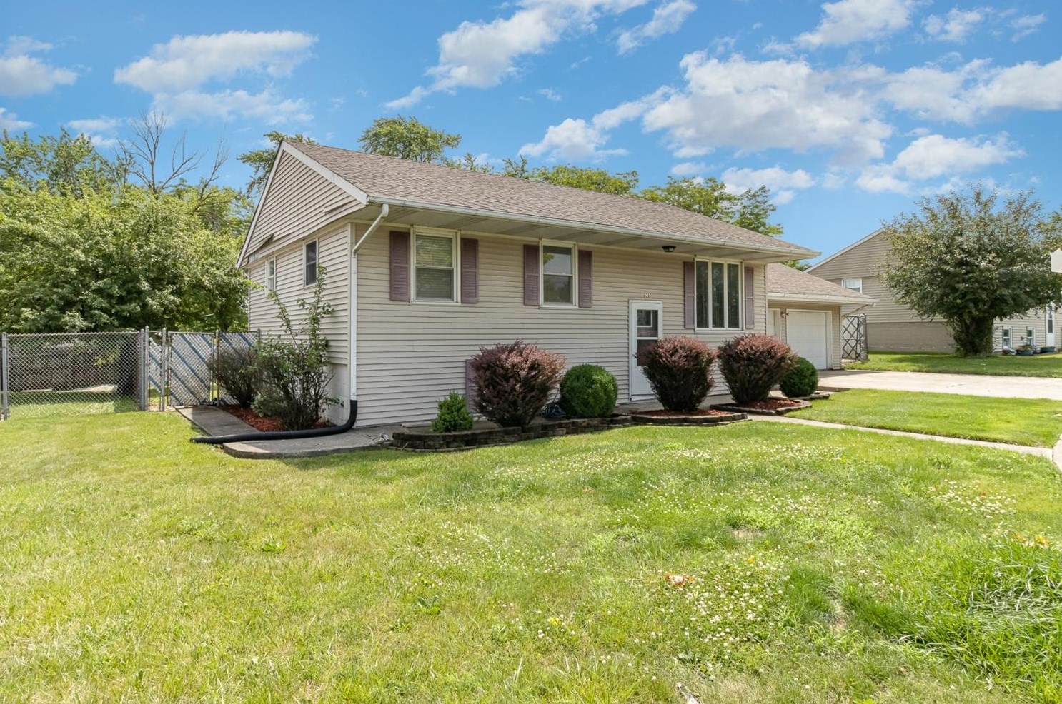 7909 Whitcomb St, Gary, IN 46410