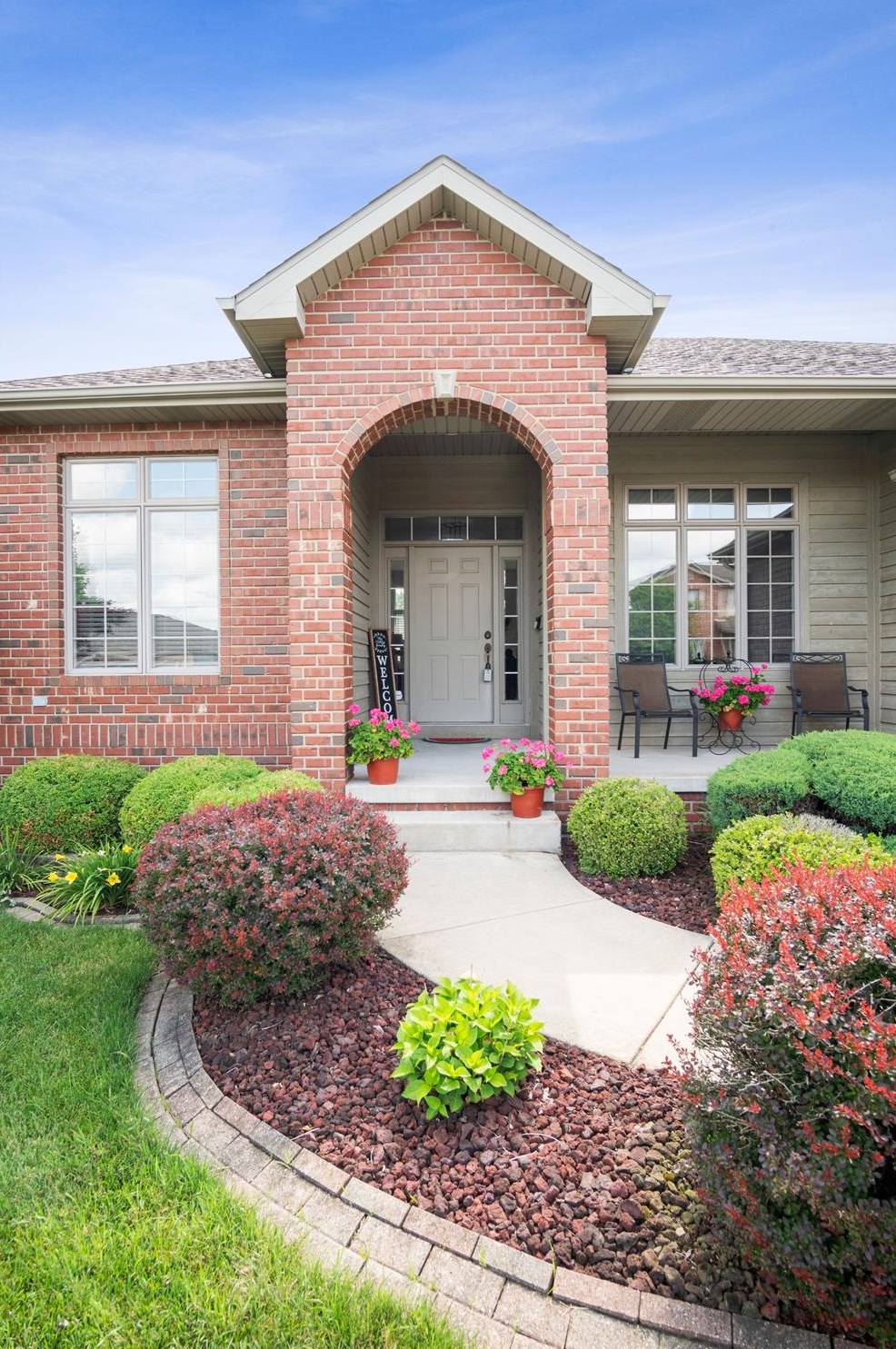 7245 Jeffrey St, Schererville, IN 46375