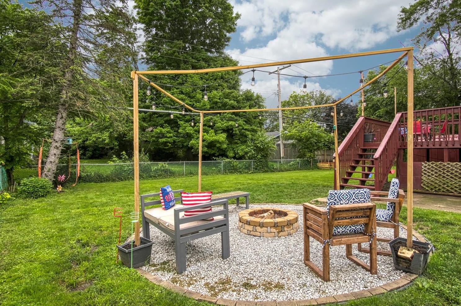433 Woodland Ct, Hobart, IN 46342