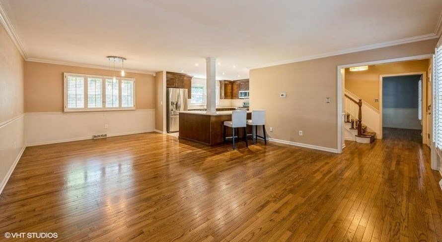 310 Salem Ct, Valpo, IN 46383