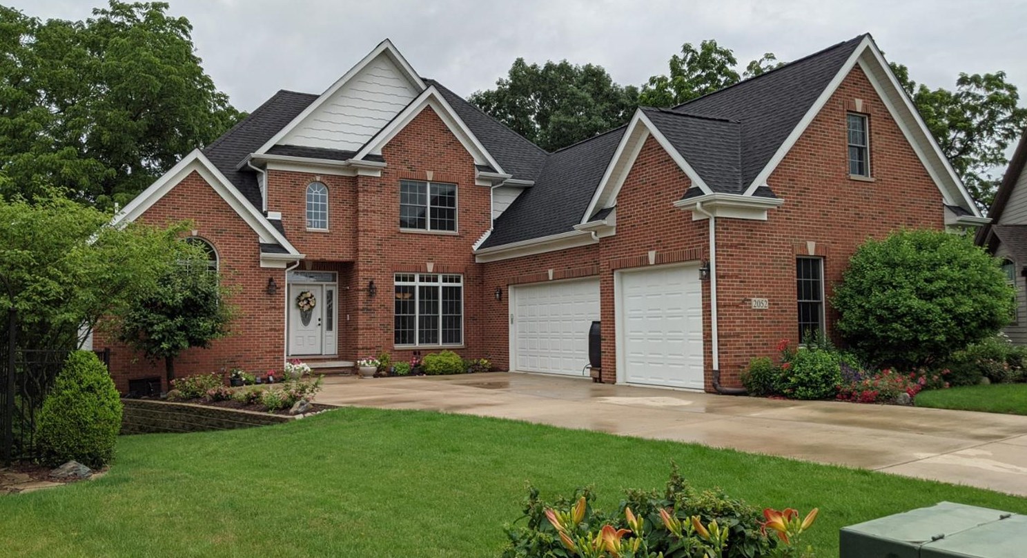 2052 Walker Dr, Valpo, IN 46385