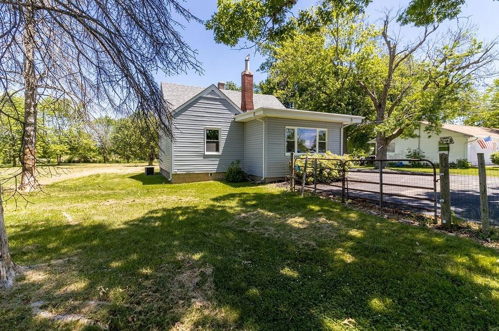 725 N 200 W, Valpo, IN 46385