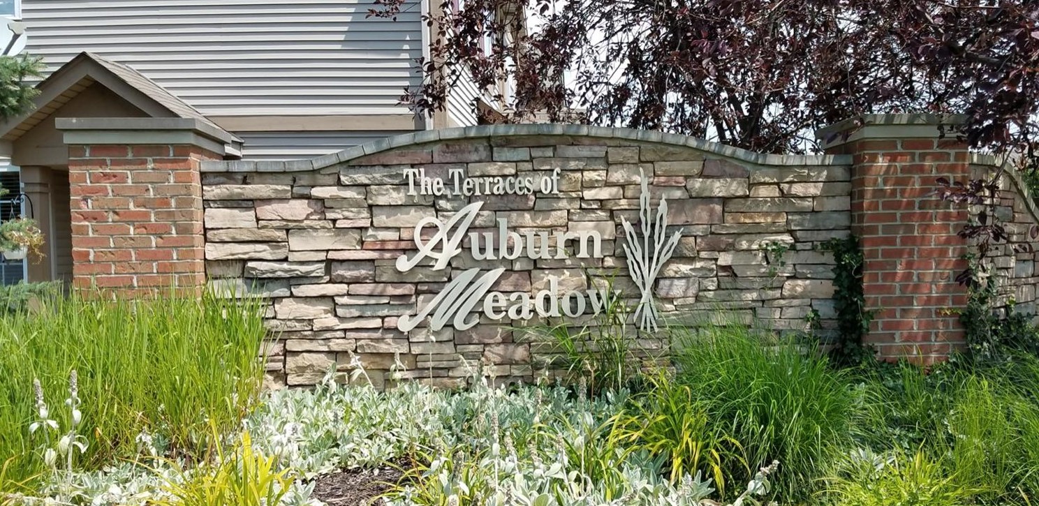 1088 Crimson Clover Way, Schererville, IN 46375-1384