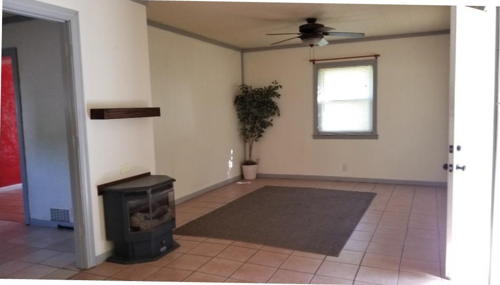 305 Cable St, La Porte, IN 46350-2533