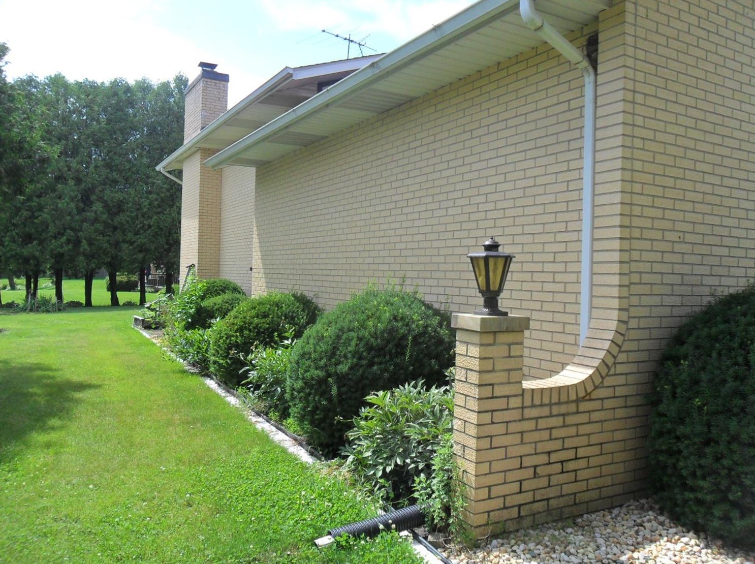 9110 Vigo St, Crown Point, IN 46307