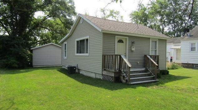 635 Carroll Ave, Michigan City, IN 46360-2613