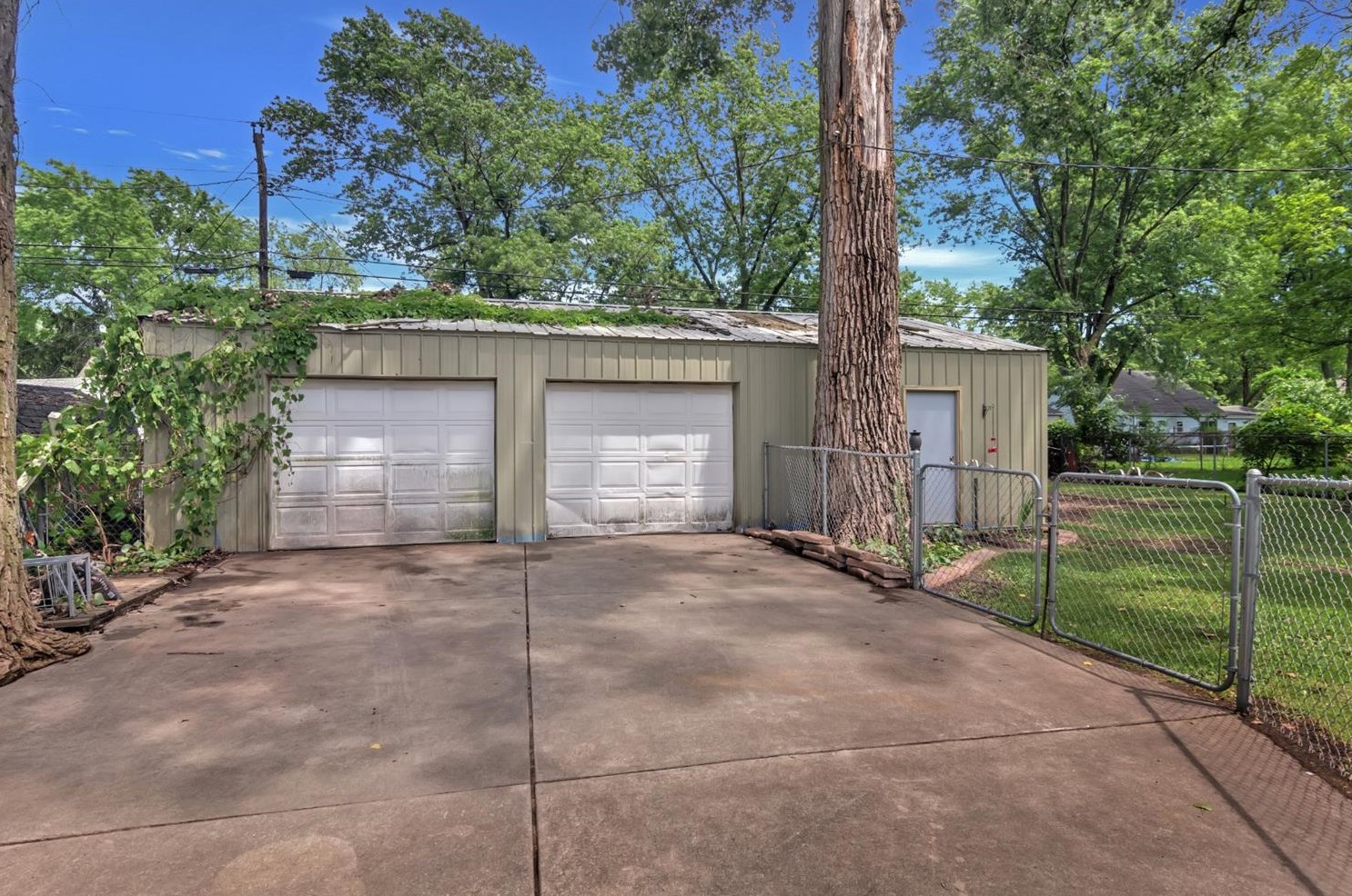 771 Governor Rd, Valpo, IN 46385