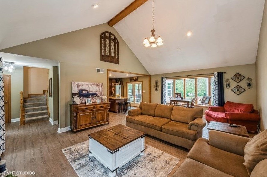 411 Forest View Dr, Valpo, IN 46385