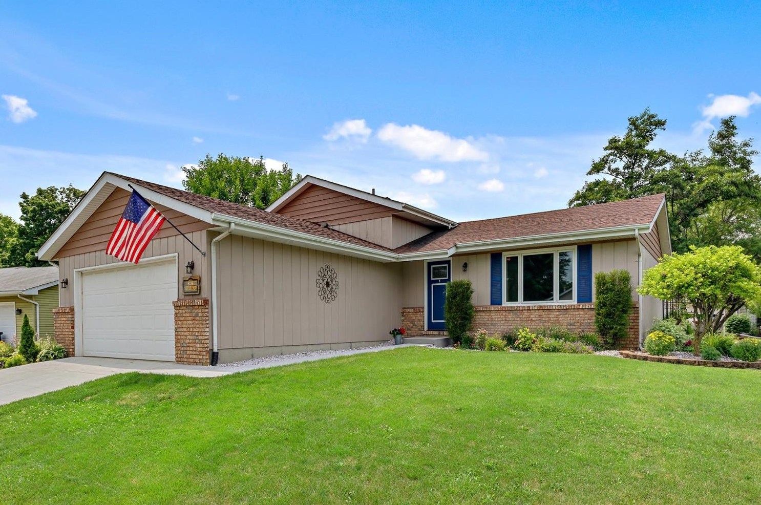 629 Kelly Ct, Crown Point, IN 46307