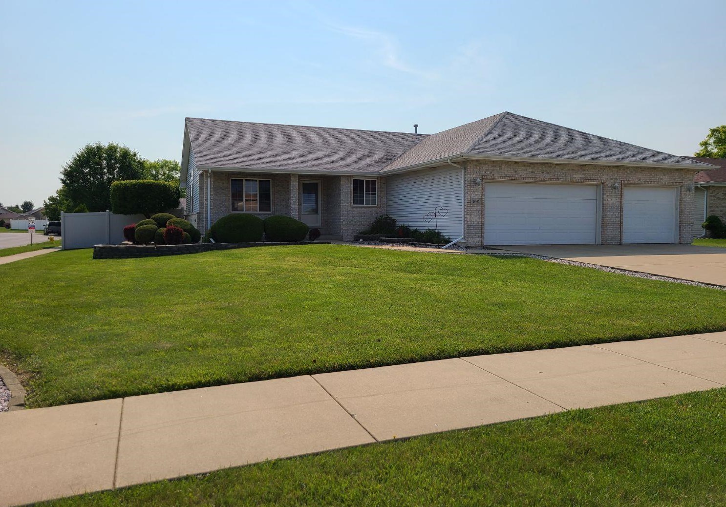 801 Sunflower Ln, Dyer, IN 46311