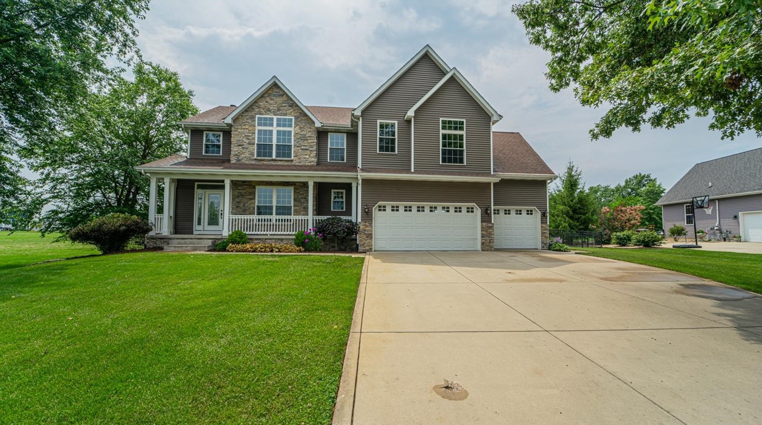 180 Arthur Ln, Valpo, IN 46383